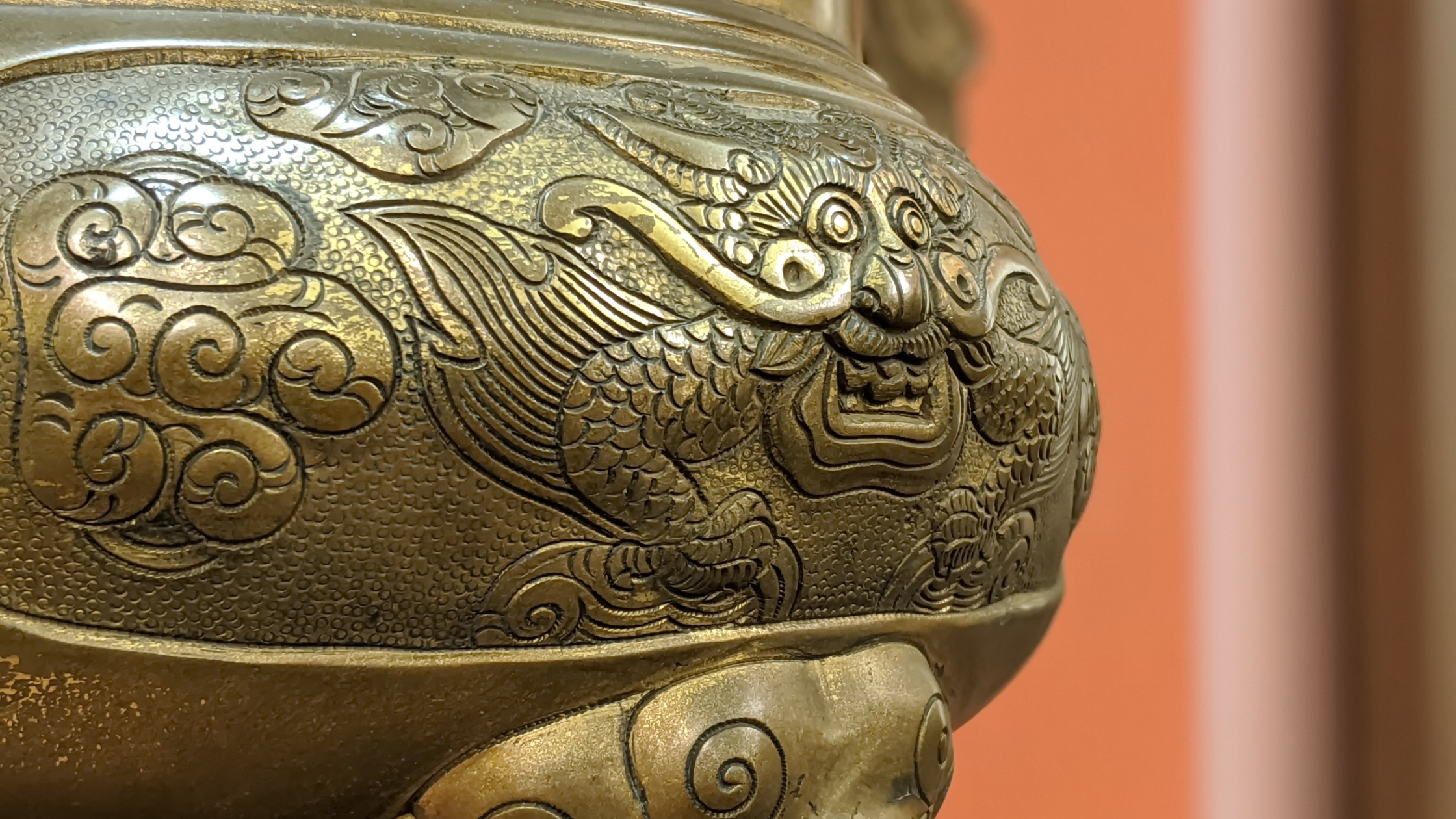 Gold Urn: A Timeless and Elegant Gold Urn to Honor and Remember Your Loved One